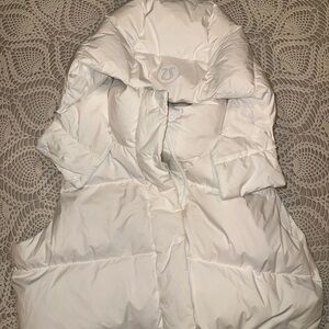 Lululemon White Puffer Super Cropped Vest